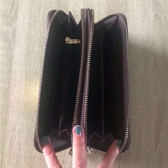 NWOT … SUPER Nice & Spacious Brown & Gold Double Zip Wallet - Picture 3 of 3